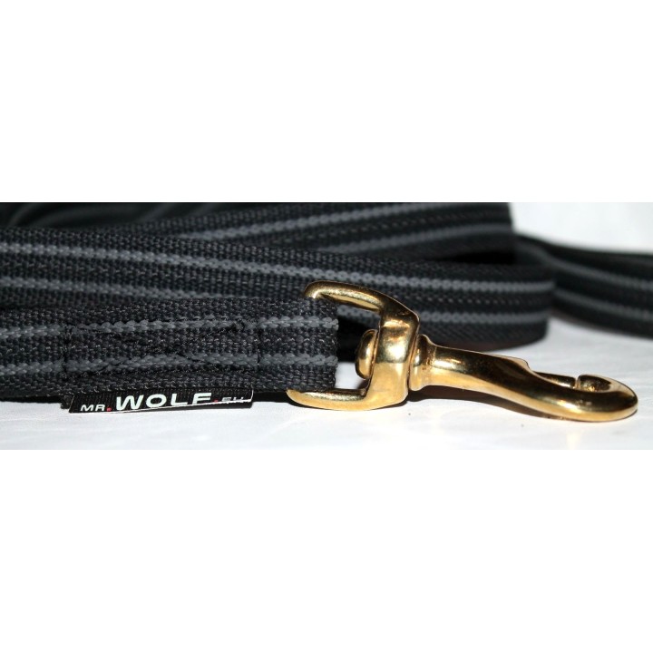 leash in rubberized cotton.