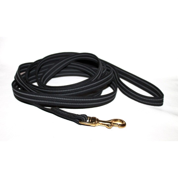 leash in rubberized cotton.