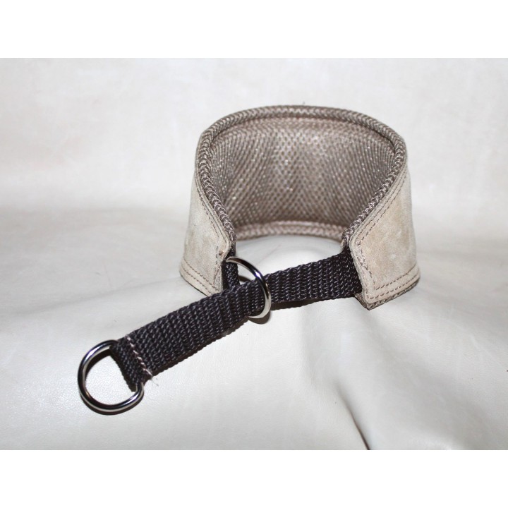 leather collar with maryingala for galgo