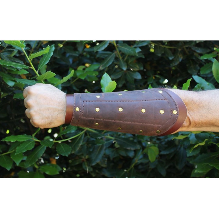 parabraccio bracciale medievale