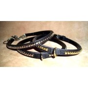 Leather collar show